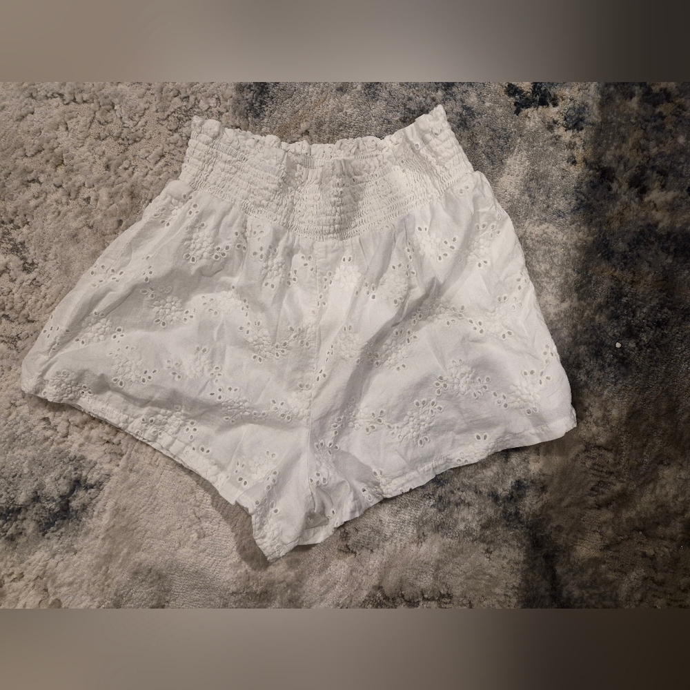 Chic White High Waist Eyelet Shorts